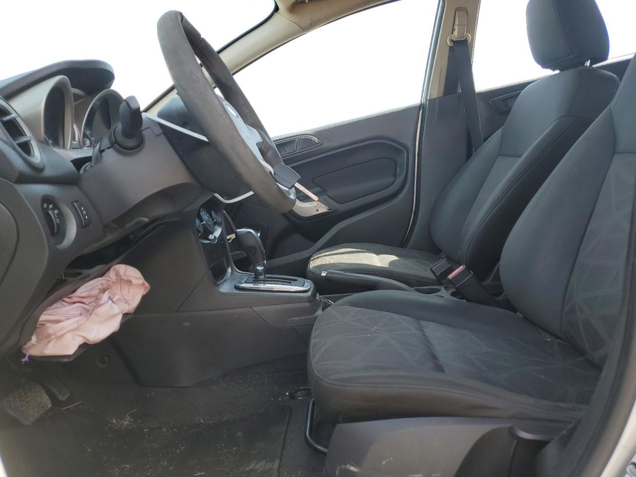 2011 Ford Fiesta Se - Фото 7