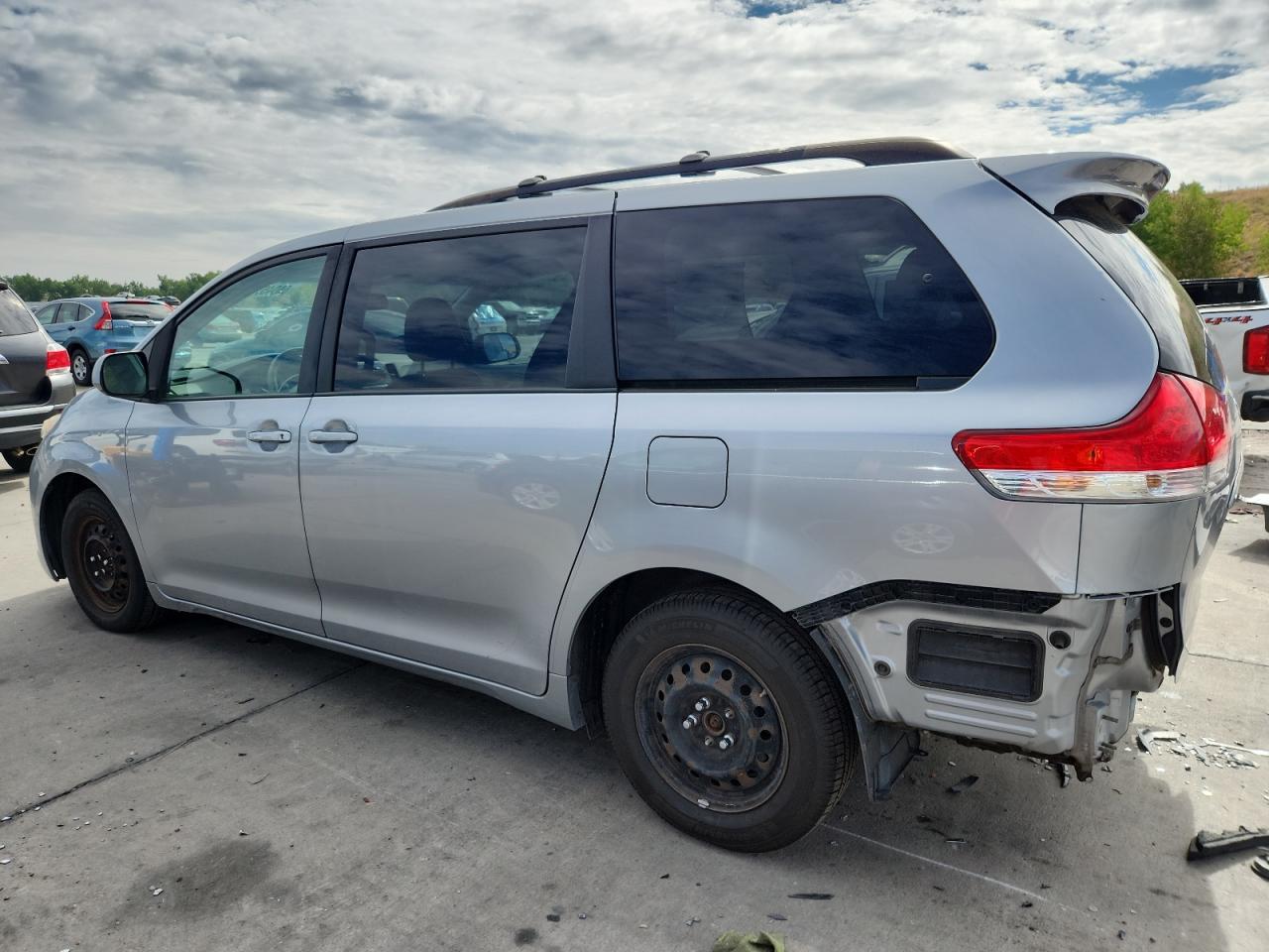 2011 Toyota Sienna Xle - Фото 2