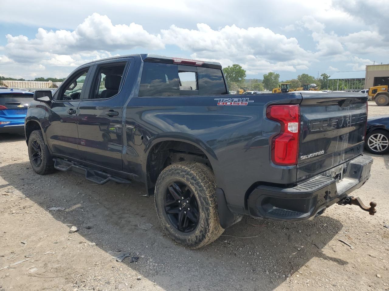 2020 Chevrolet Silverado K1500 Lt Trail Boss - Фото 2