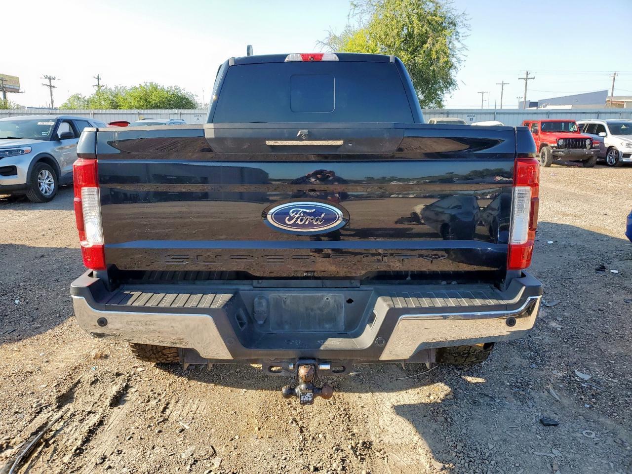 2017 Ford F250 Super Duty - Фото 6