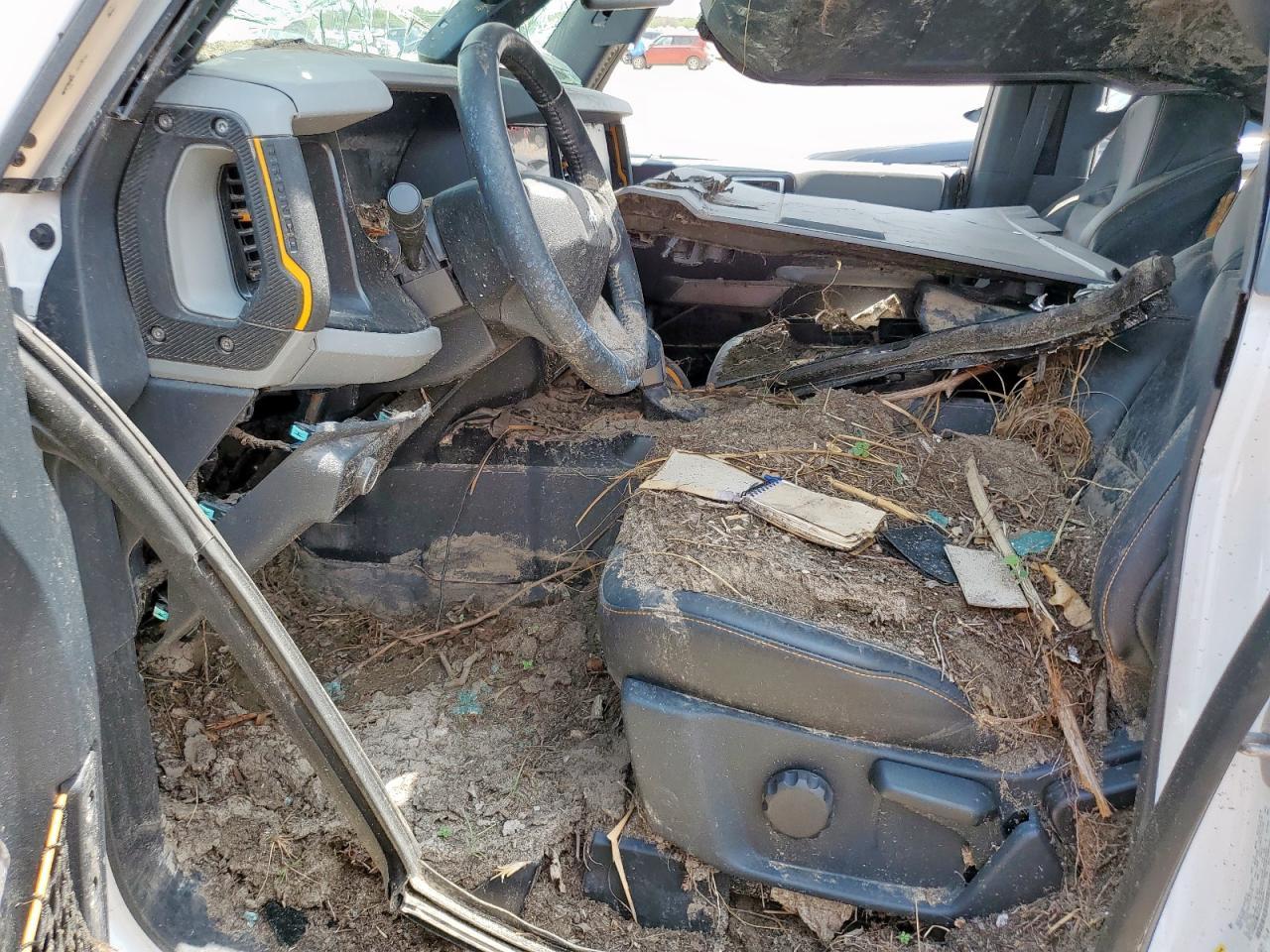 2023 Ford Bronco Base - Image 7