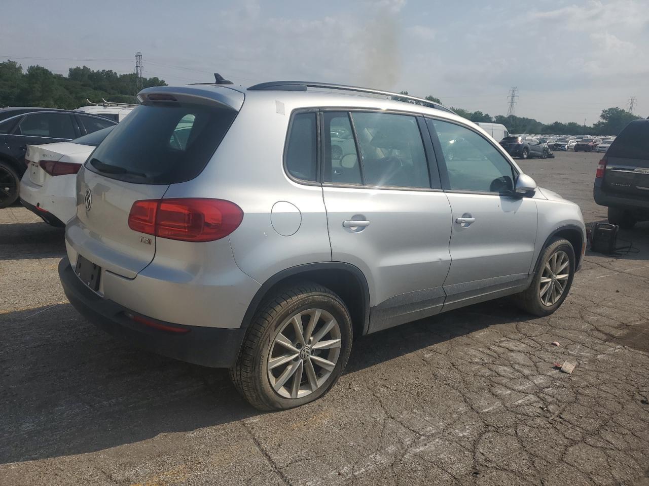 2017 Volkswagen Tiguan S - Image 3