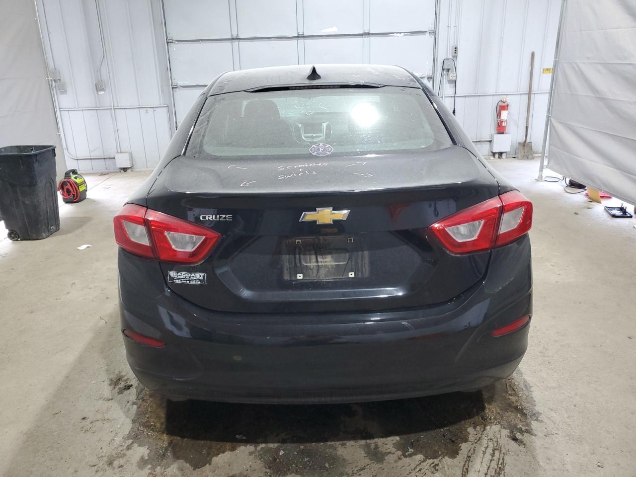 2018 Chevrolet Cruze Ls - Image 6