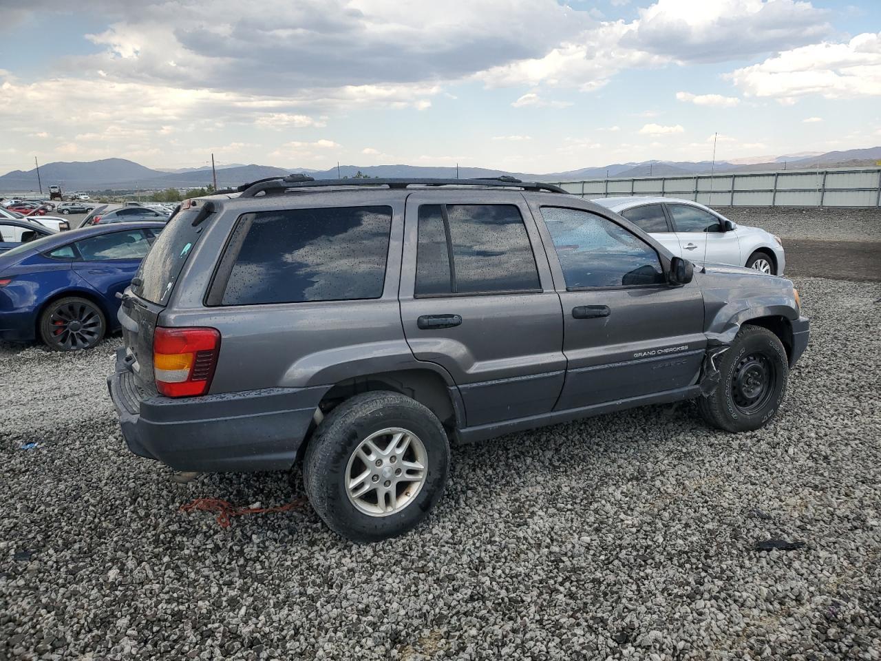2004 Jeep Grand Cherokee Laredo - Image 3