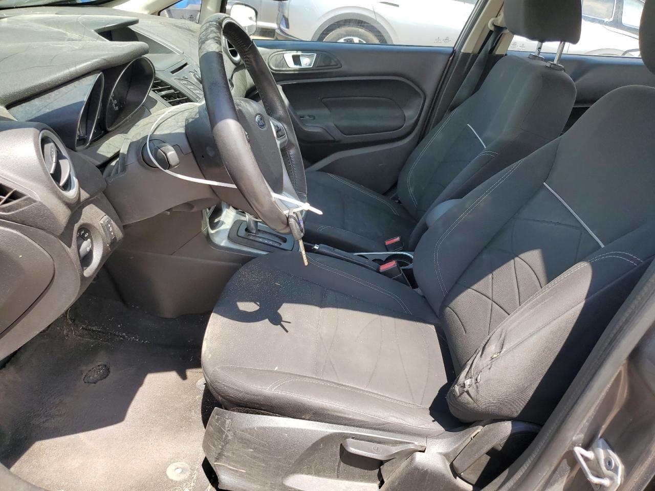 2014 Ford Fiesta Se - Фото 7