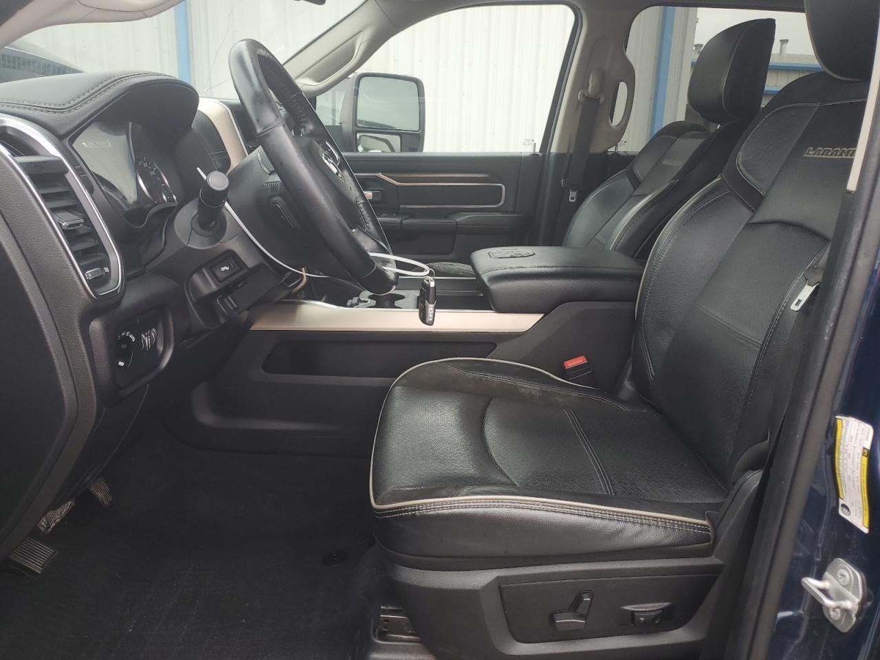 2023 Ram 3500 Laramie - Фото 7