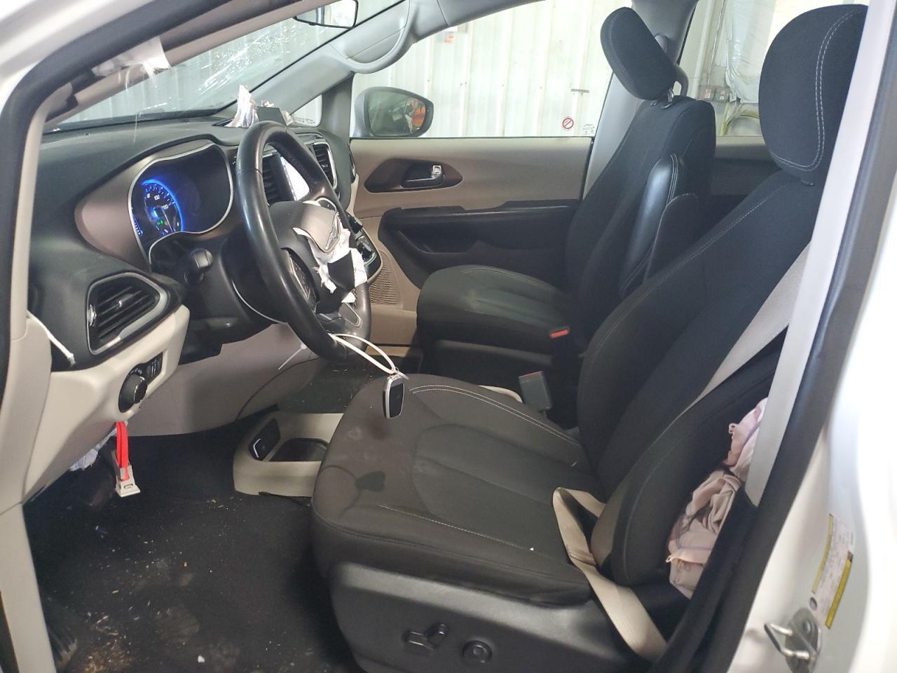 2022 Chrysler Voyager Lx - Image 7
