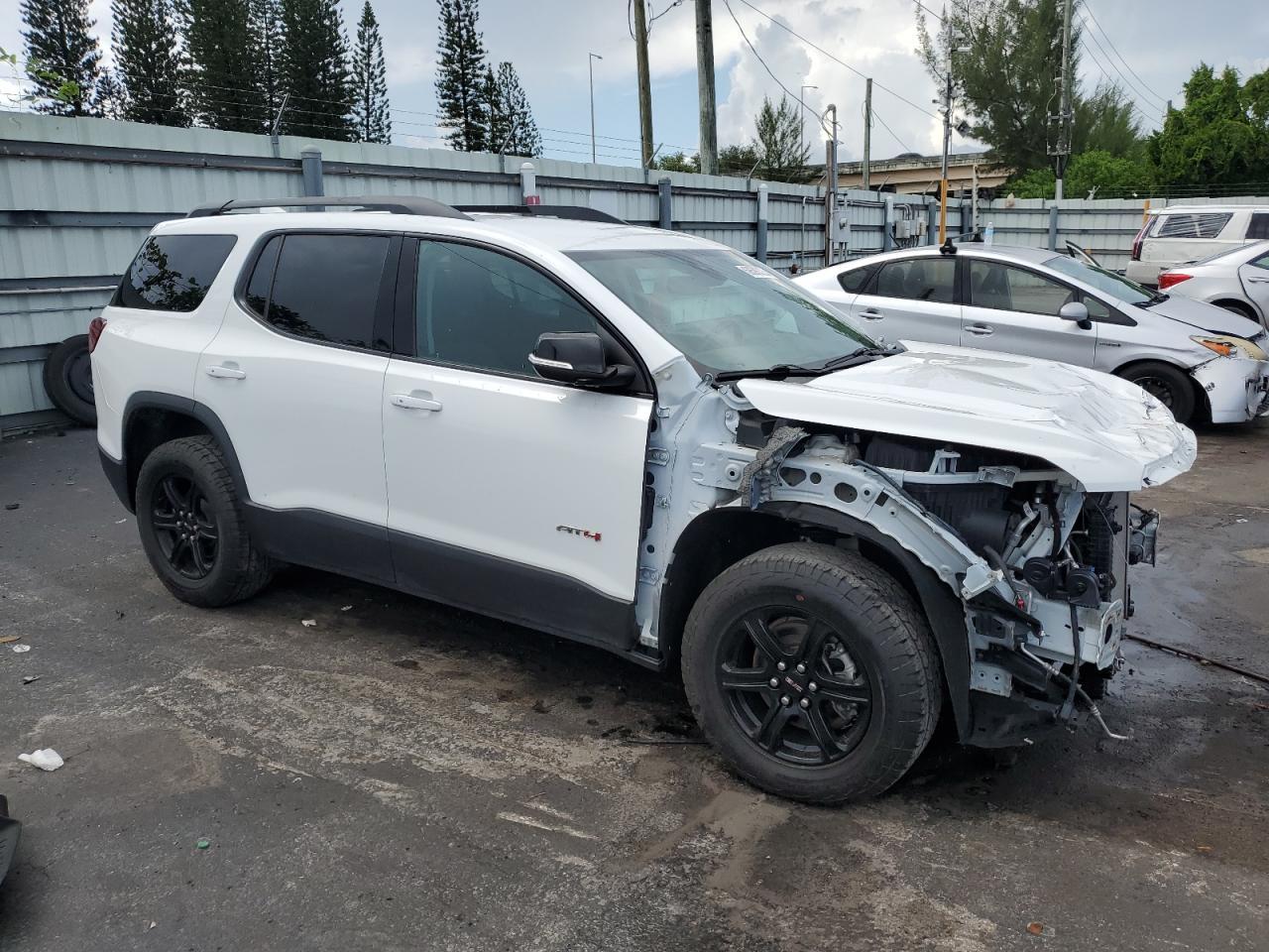 2021 GMC Acadia At4 - Image 4
