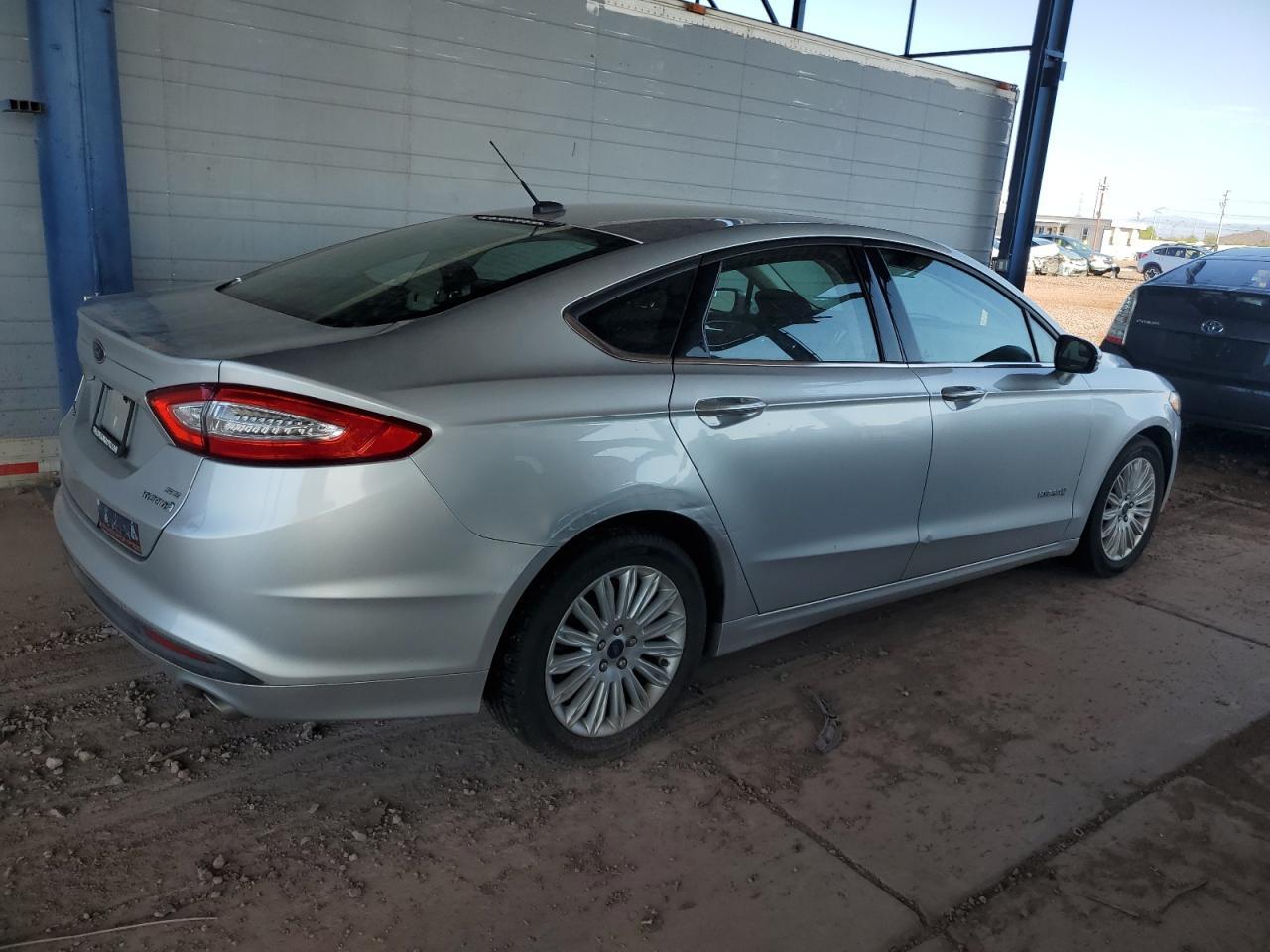2014 Ford Fusion Se Hybrid - Image 3