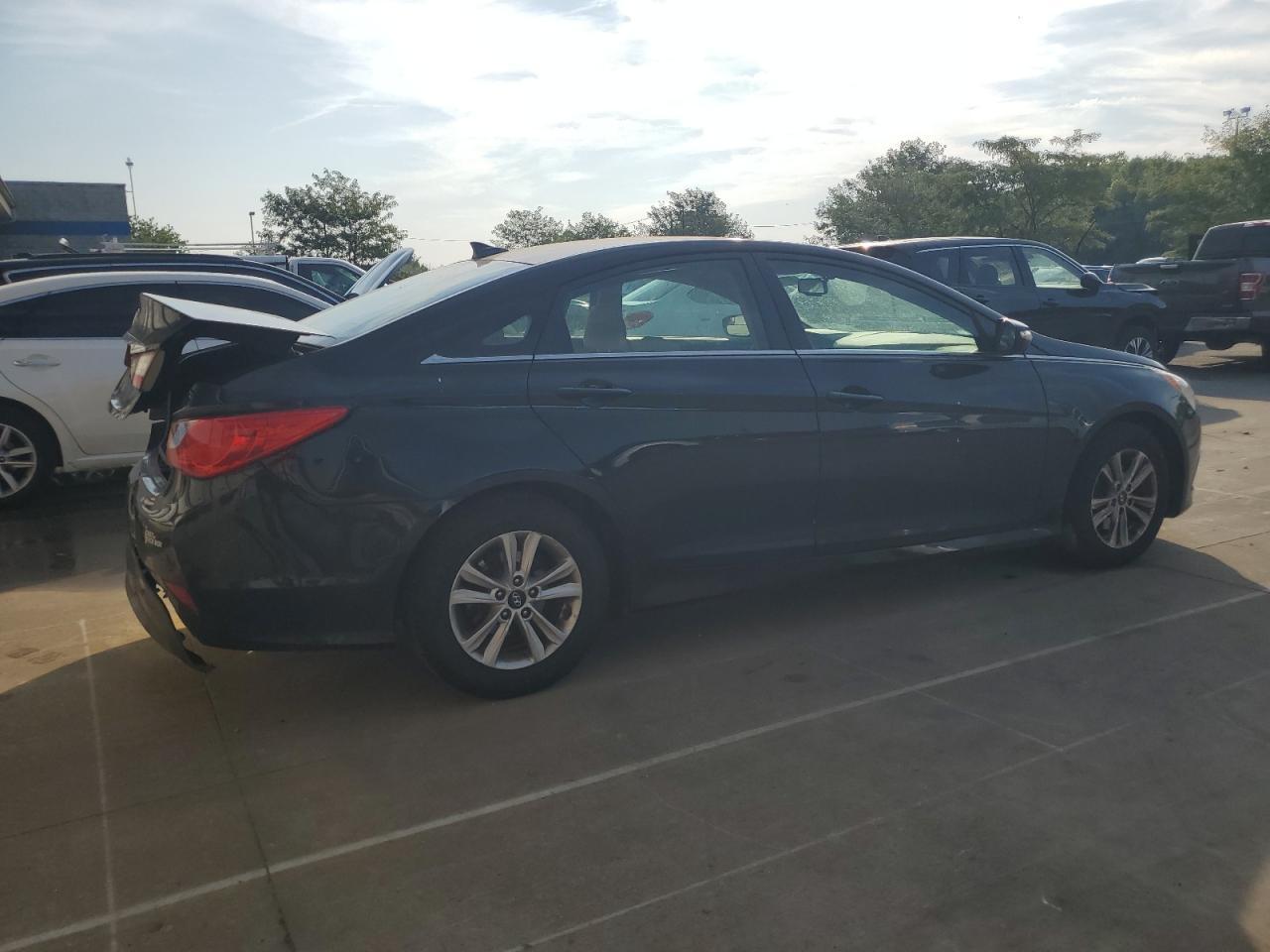 2014 Hyundai Sonata Gls - Image 3
