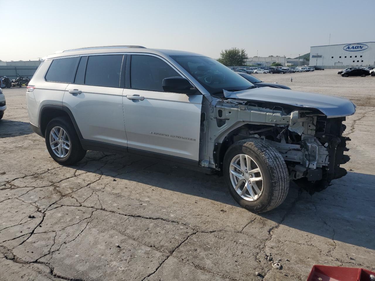 2023 Jeep Grand Cherokee L Laredo - Image 4