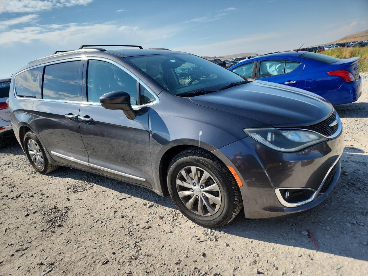 2017 Chrysler Pacifica Touring L - Фото 4