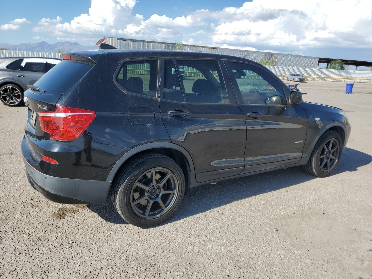 2011 BMW X3 xDrive28I - Фото 3