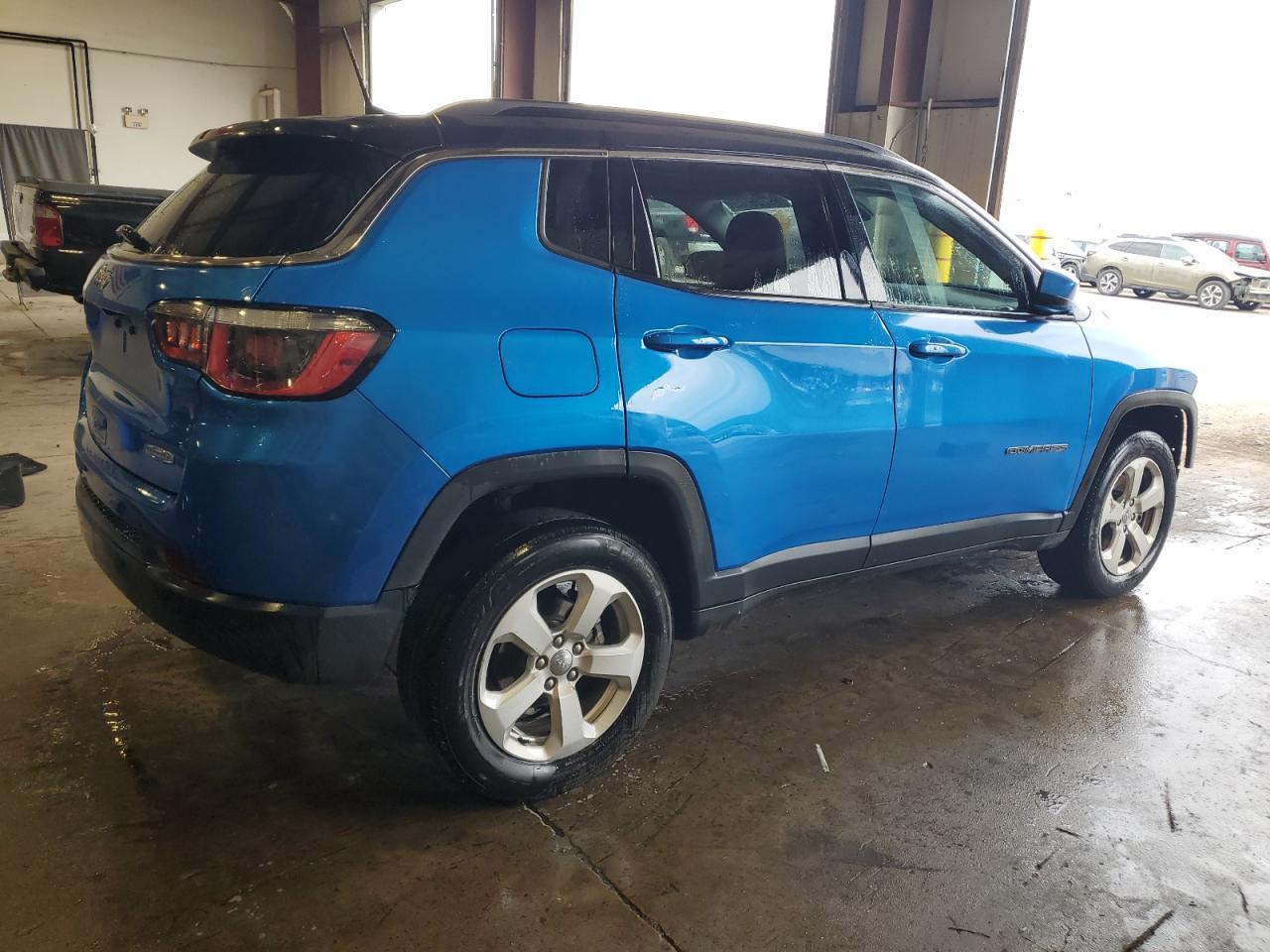 2018 Jeep Compass Latitude - Image 3