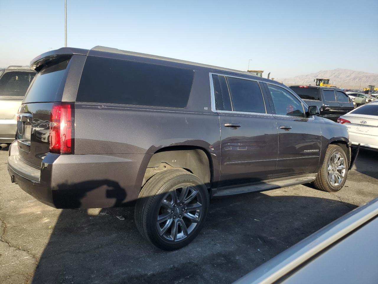 2018 Chevrolet Suburban C1500 Lt - Фото 3