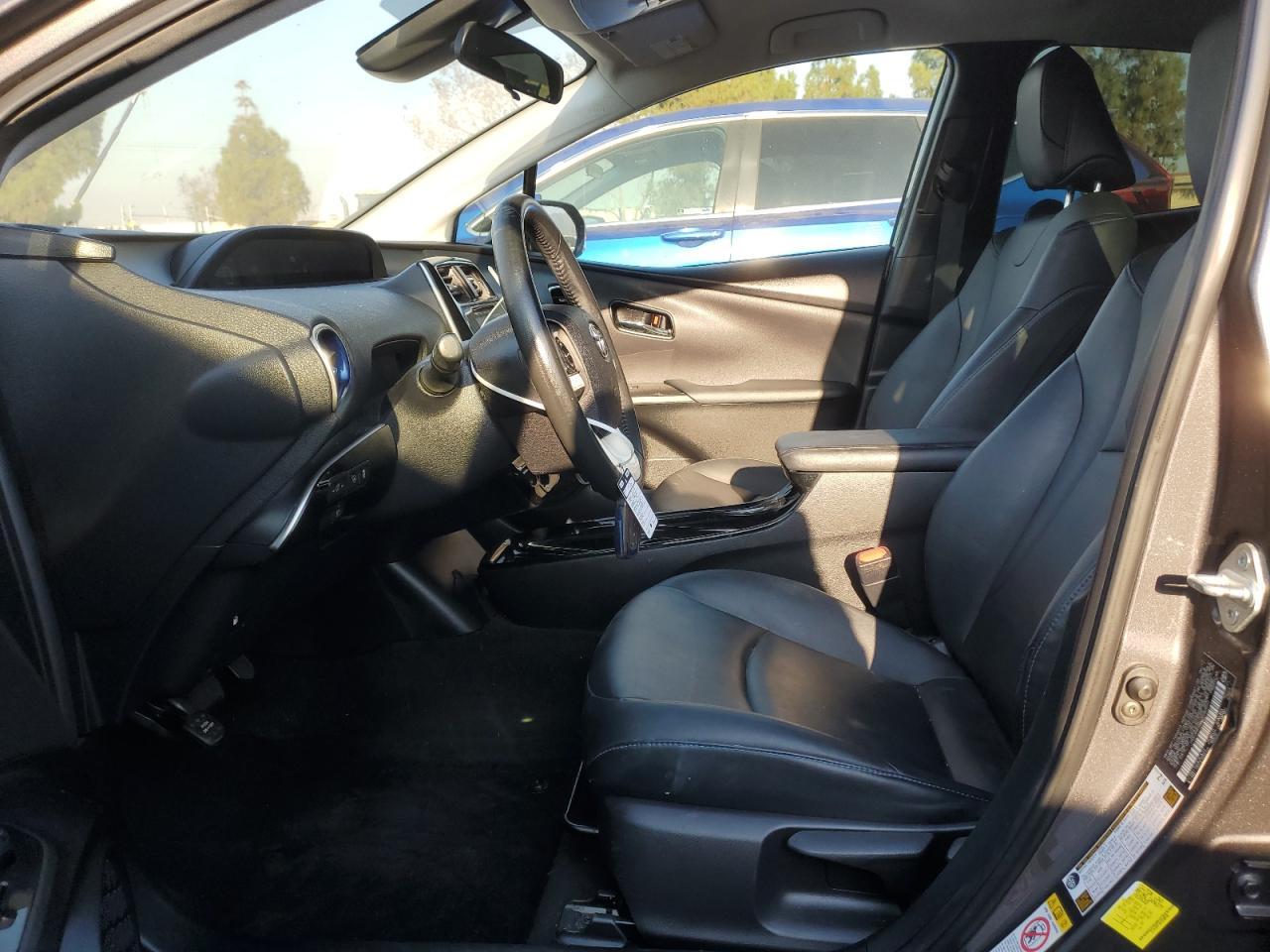 2017 Toyota Prius - Image 7