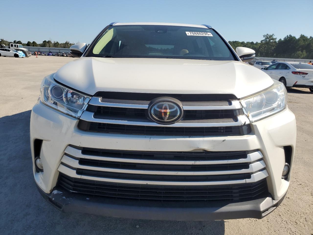 2018 Toyota Highlander Se - Фото 5