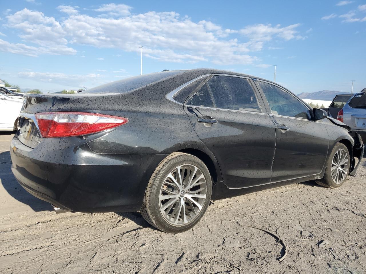 2015 Toyota Camry Le - Фото 3