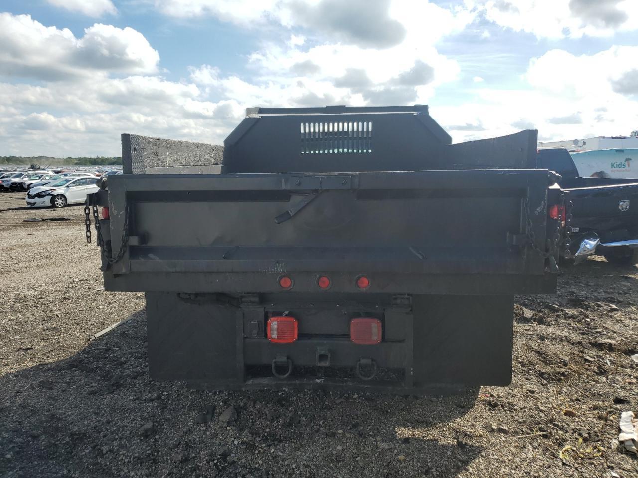 2001 Ford F350 Super Duty - Image 6