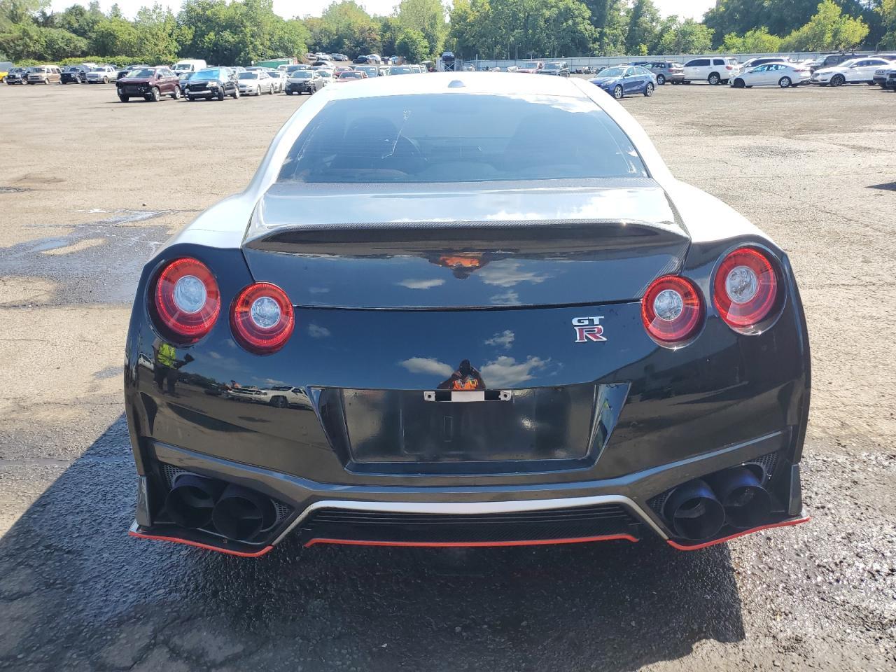 2017 Nissan Gt-R Premium - Image 6