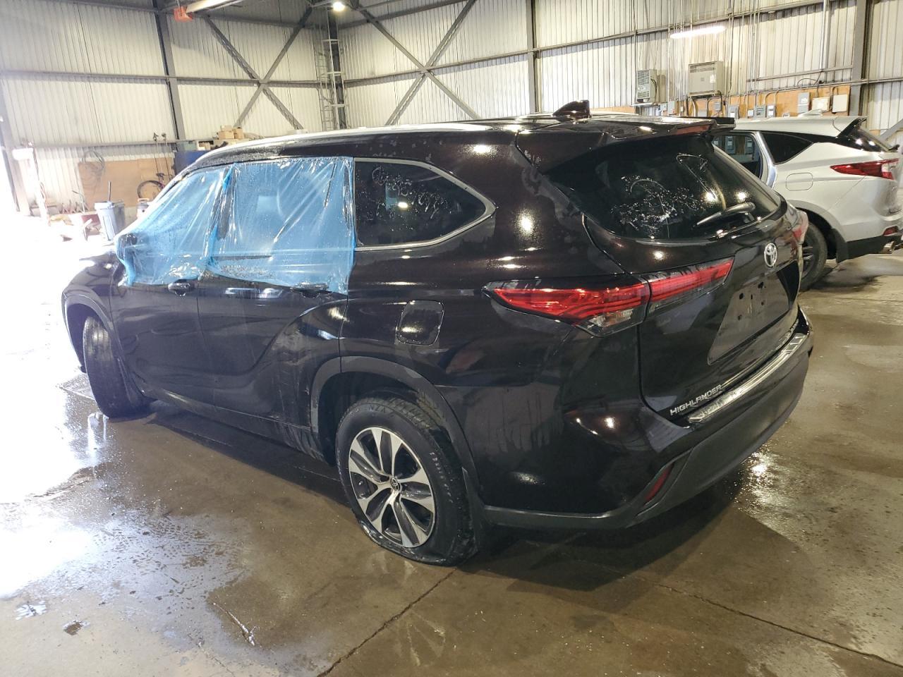 2021 Toyota Highlander Xle - Image 2