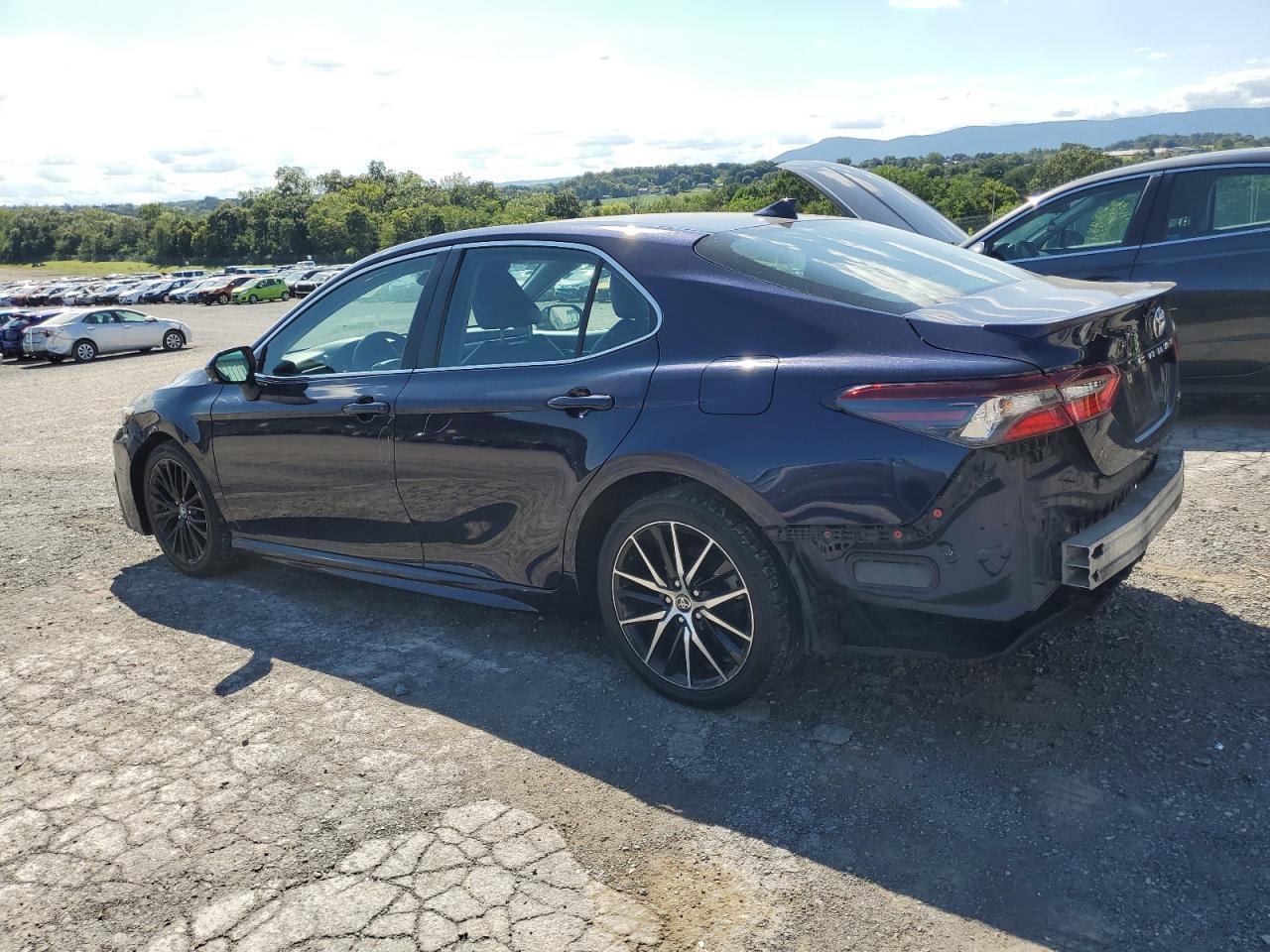 2022 Toyota Camry Se - Image 2