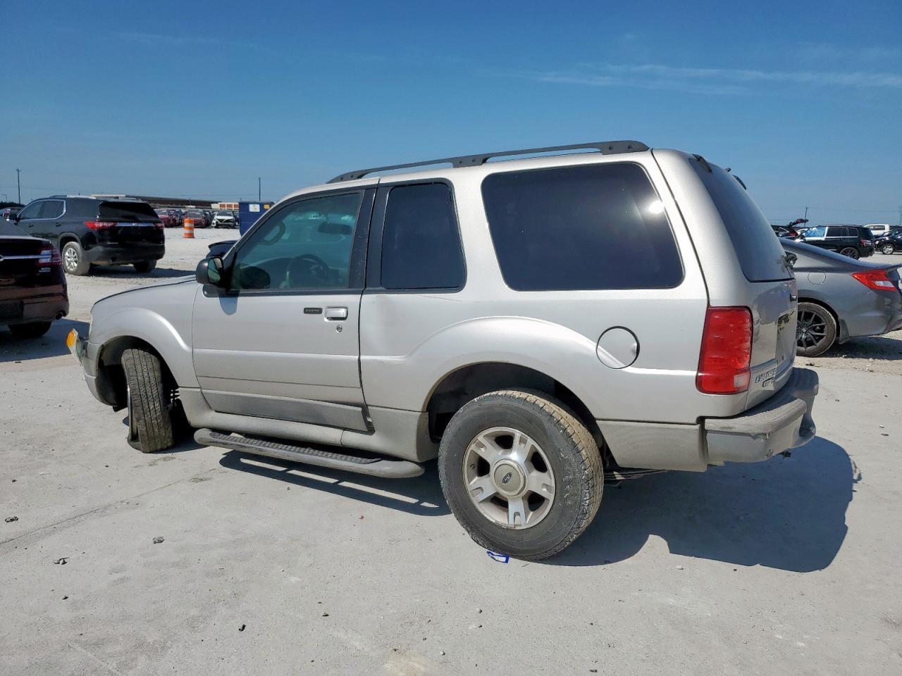 2003 Ford Explorer Sport - Image 2