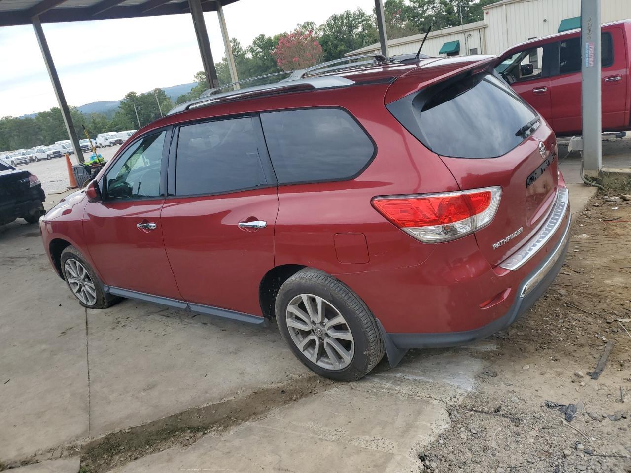 2015 Nissan Pathfinder S - Image 2