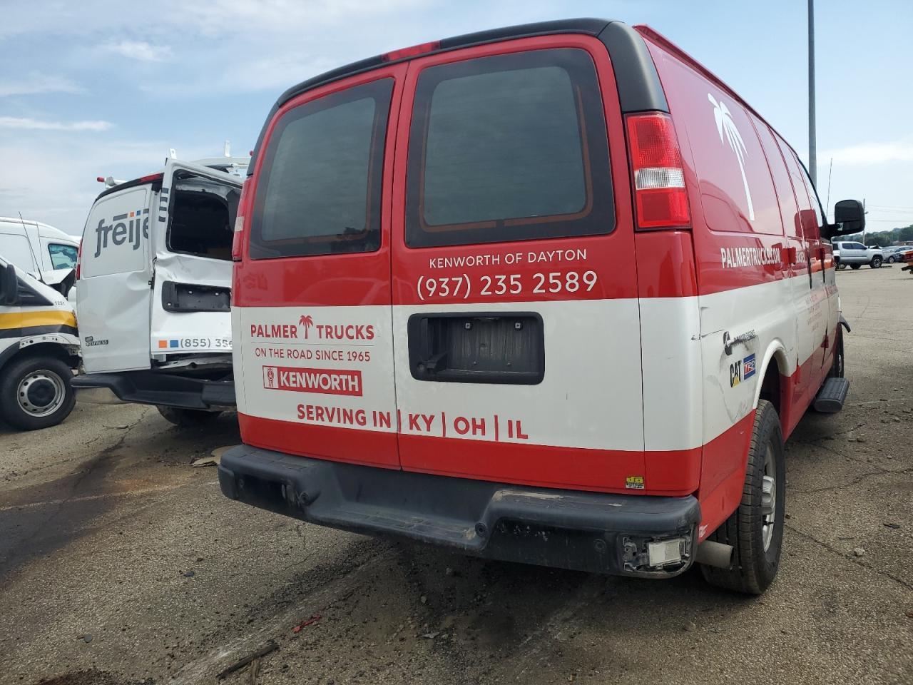 2023 Chevrolet Express G2500 - Фото 3