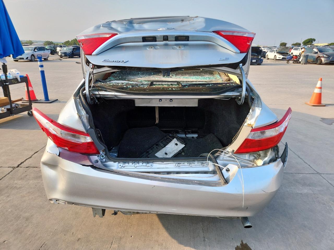 2015 Toyota Camry Le - Фото 6