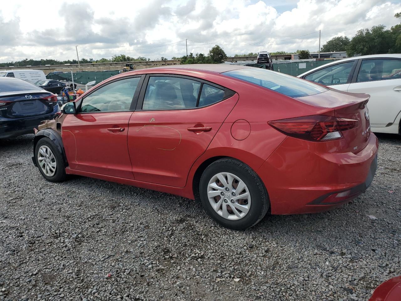 2019 Hyundai Elantra Se - Image 2