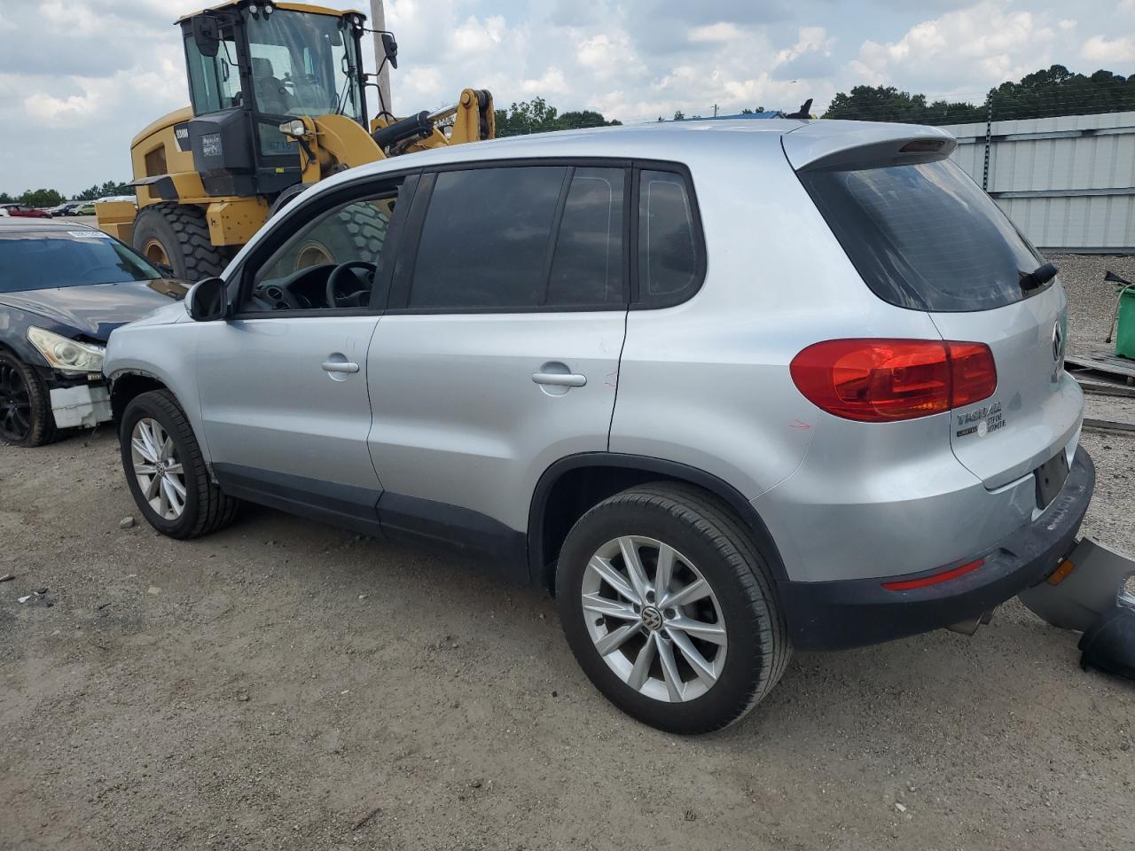 2018 Volkswagen Tiguan Limited - Image 2