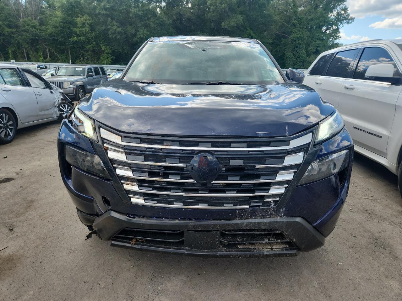 2025 Nissan Rogue Sv - Image 5