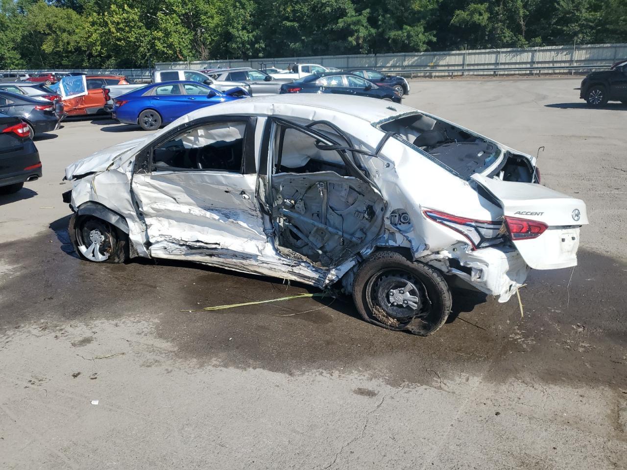 2021 Hyundai Accent Se - Фото 2