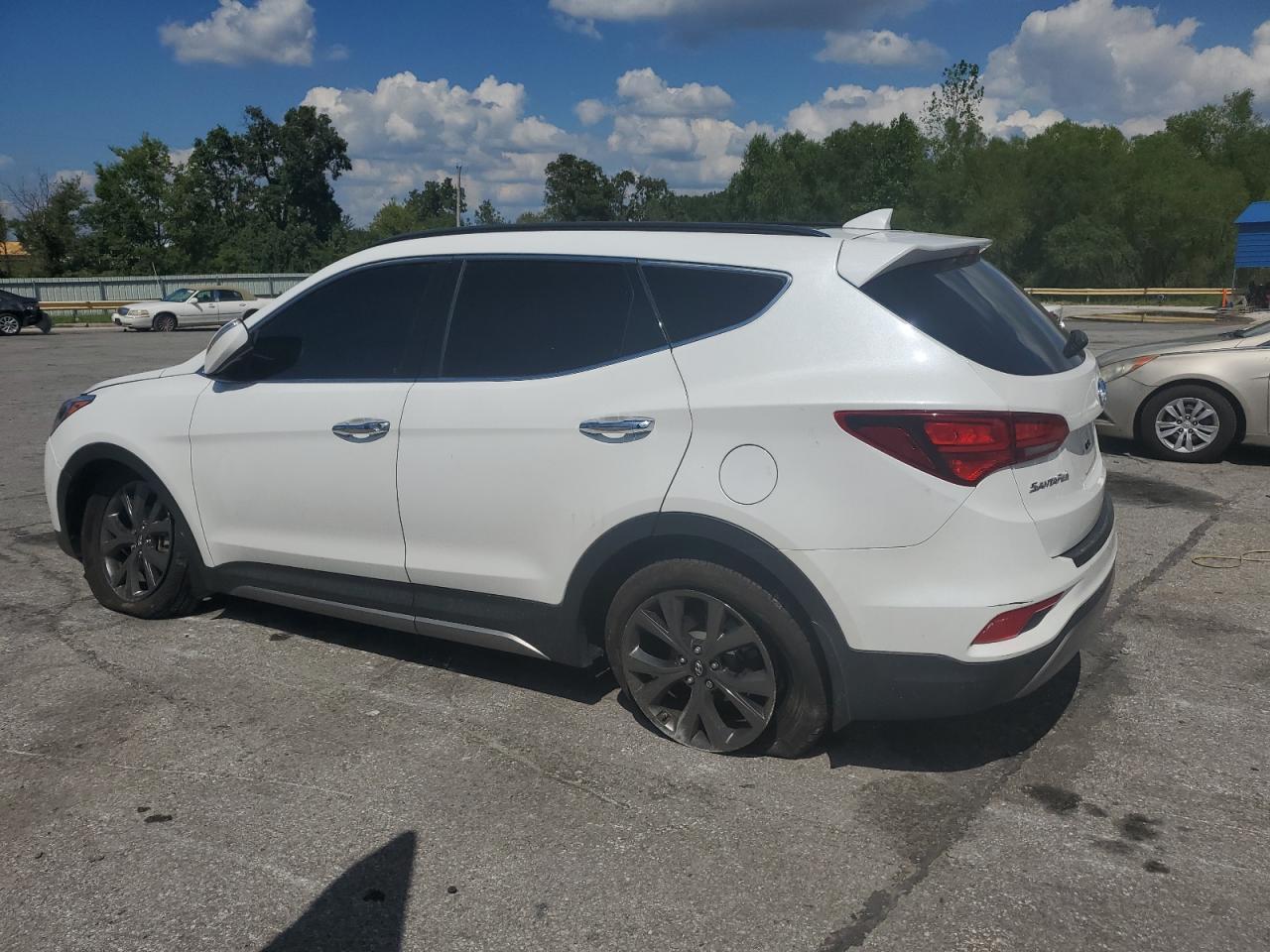 2017 Hyundai Santa Fe Sport - Image 2