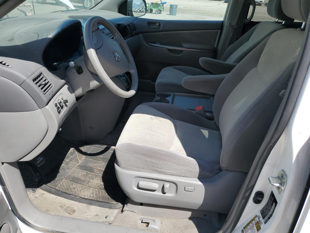 2009 Toyota Sienna Le - Фото 7