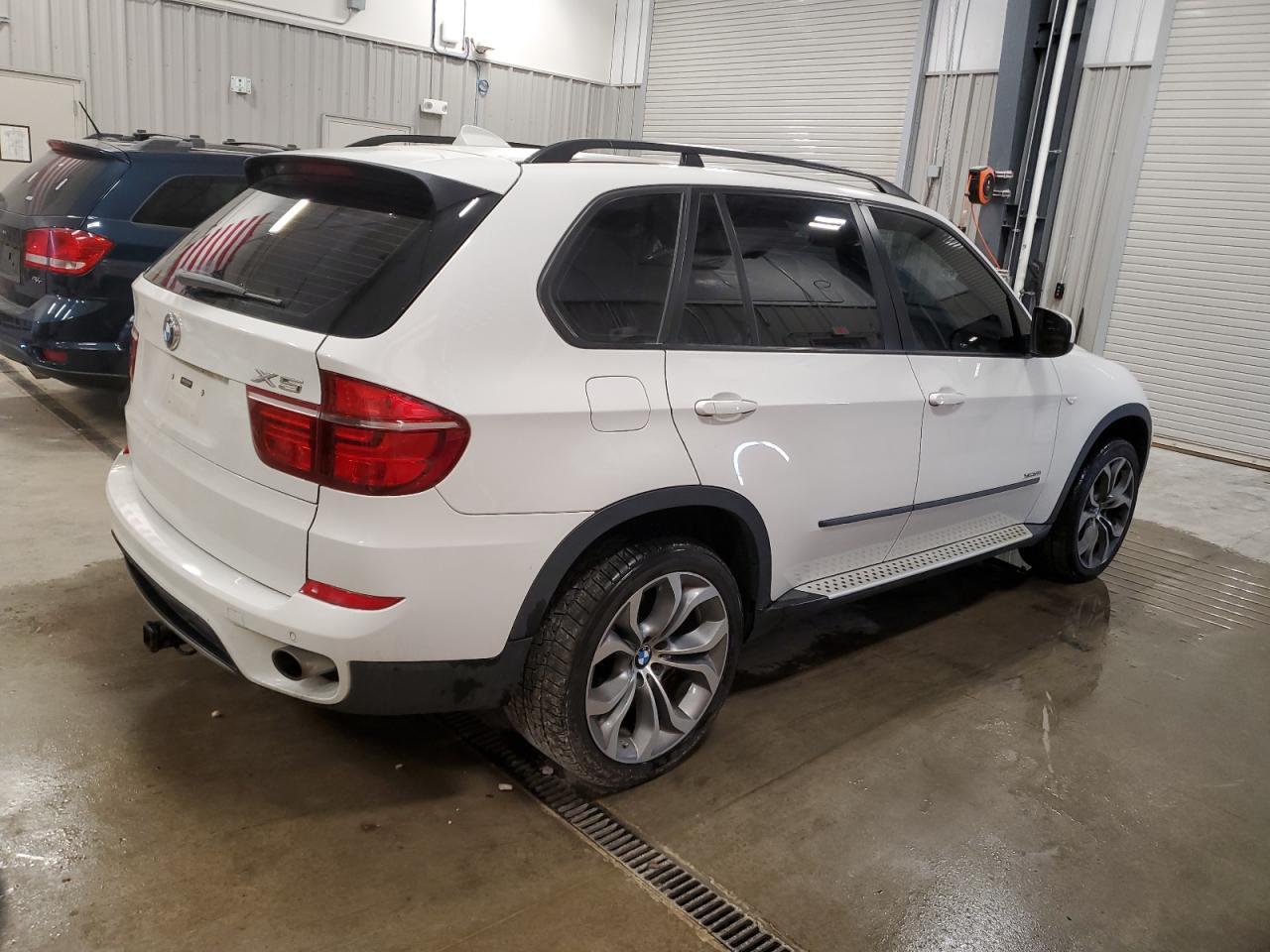 2013 BMW X5 xDrive35I - Image 3