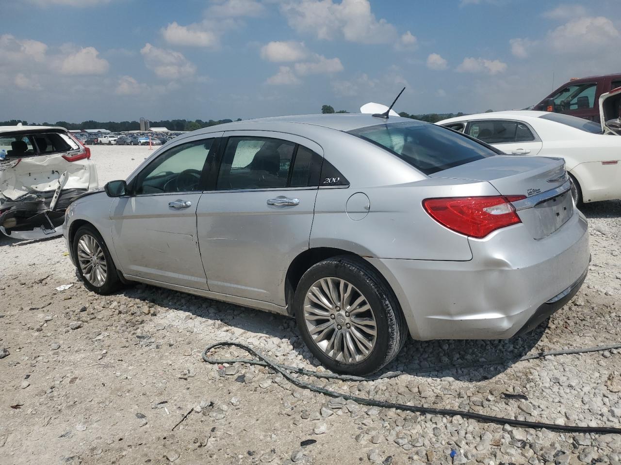 2012 Chrysler 200 Limited - Фото 2