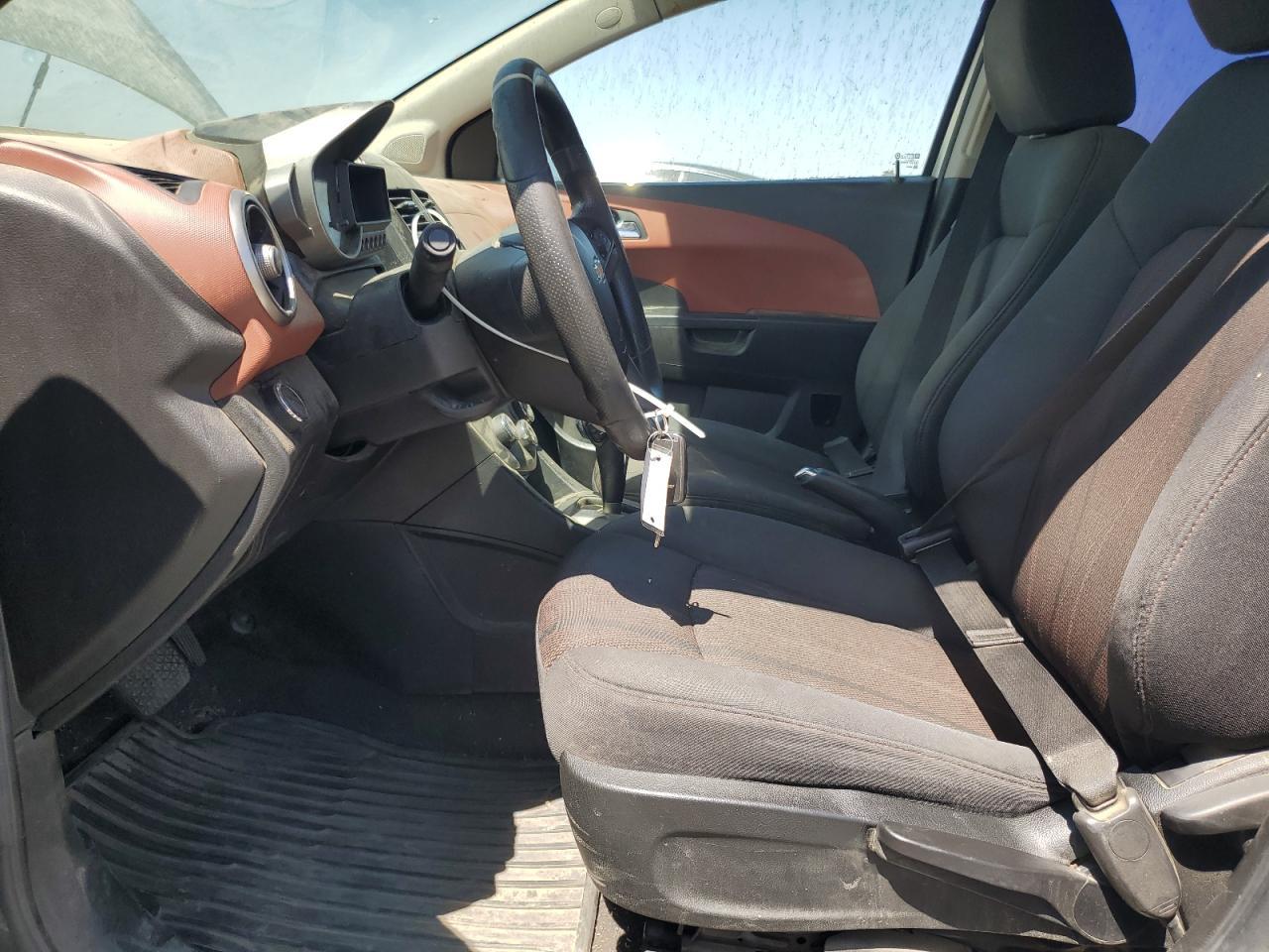 2016 Chevrolet Sonic Lt - Фото 7