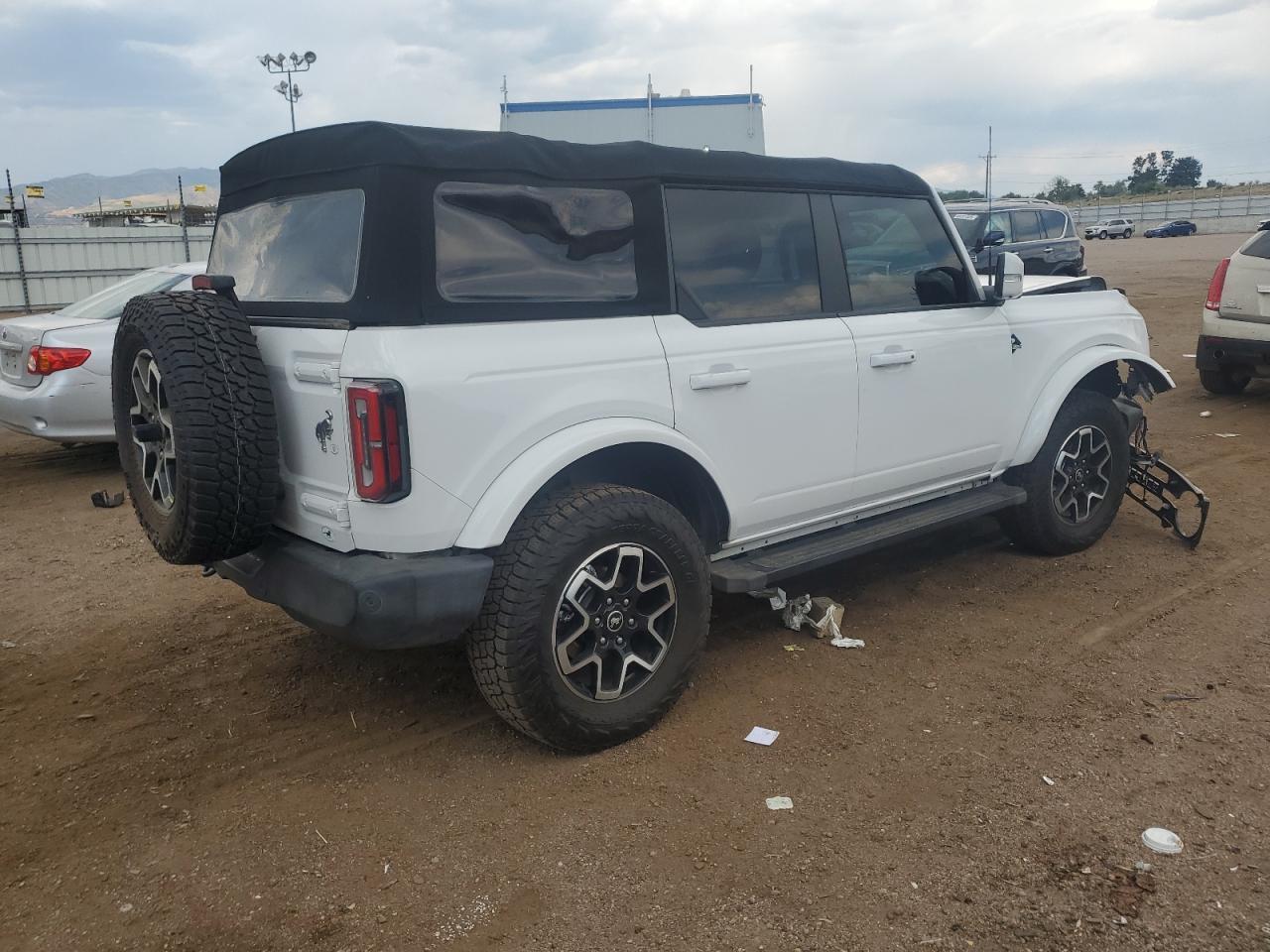 2023 Ford Bronco Base - Image 3