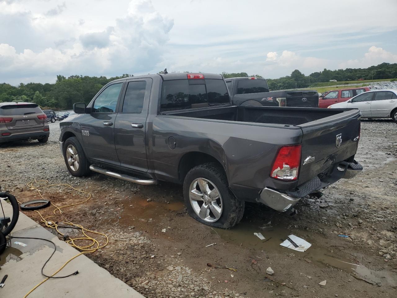 2018 Ram 1500 Slt - Image 2