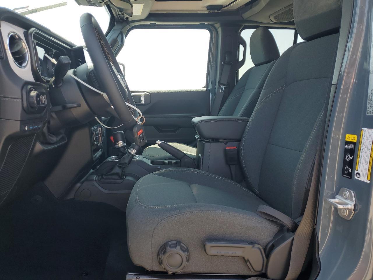 2024 Jeep Wrangler Sahara 4Xe - Фото 7