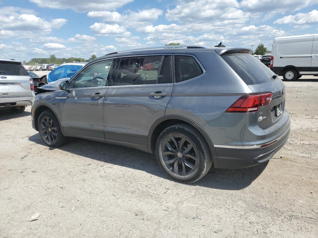 2024 Volkswagen Tiguan Se - Фото 2