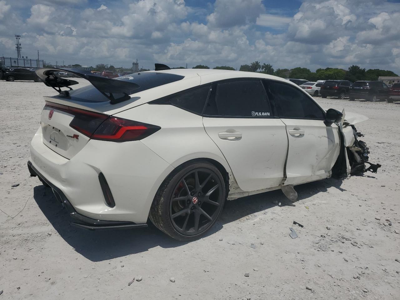 2024 Honda Civic Type-R - Image 3