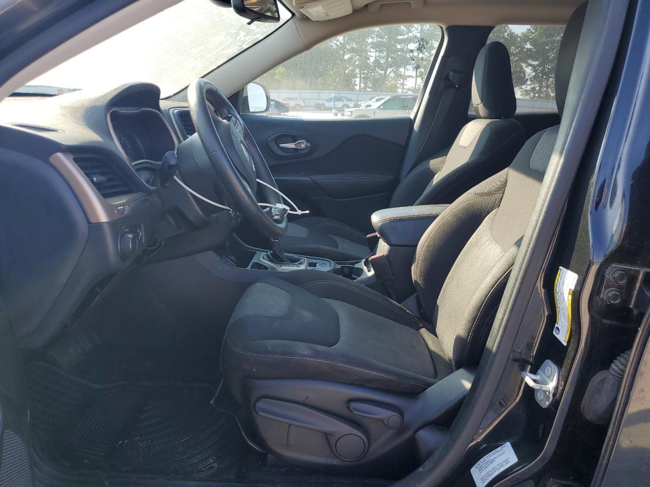 2016 Jeep Cherokee Sport - Image 7