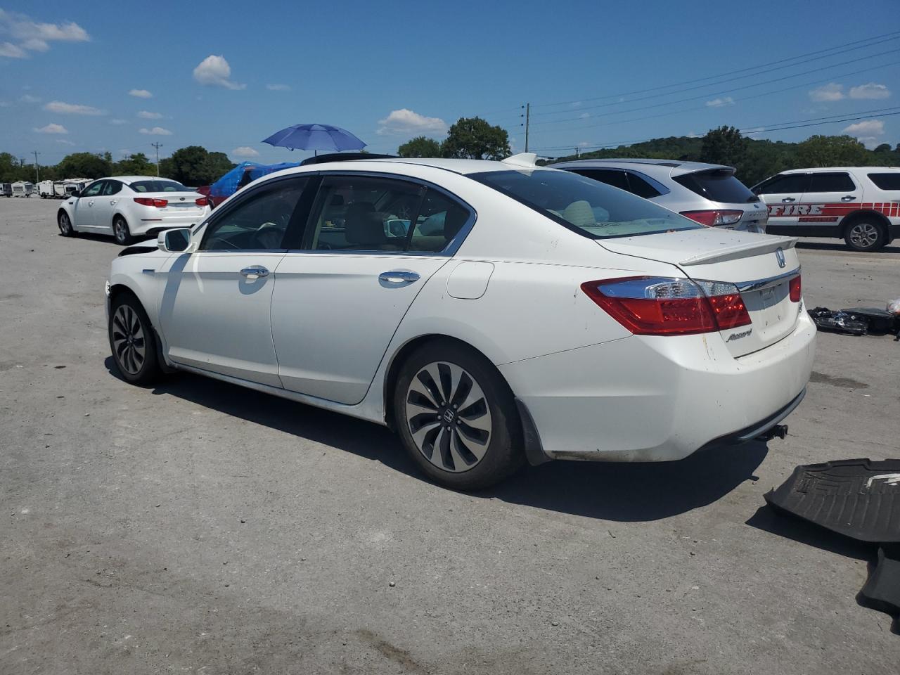 2015 Honda Accord Touring Hybrid - Image 2