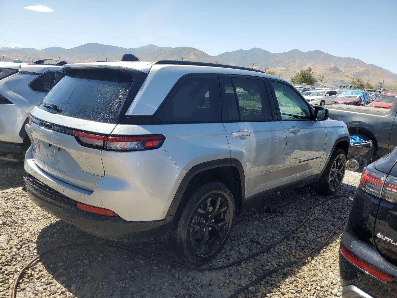 2025 Jeep Grand Cherokee Laredo - Фото 3