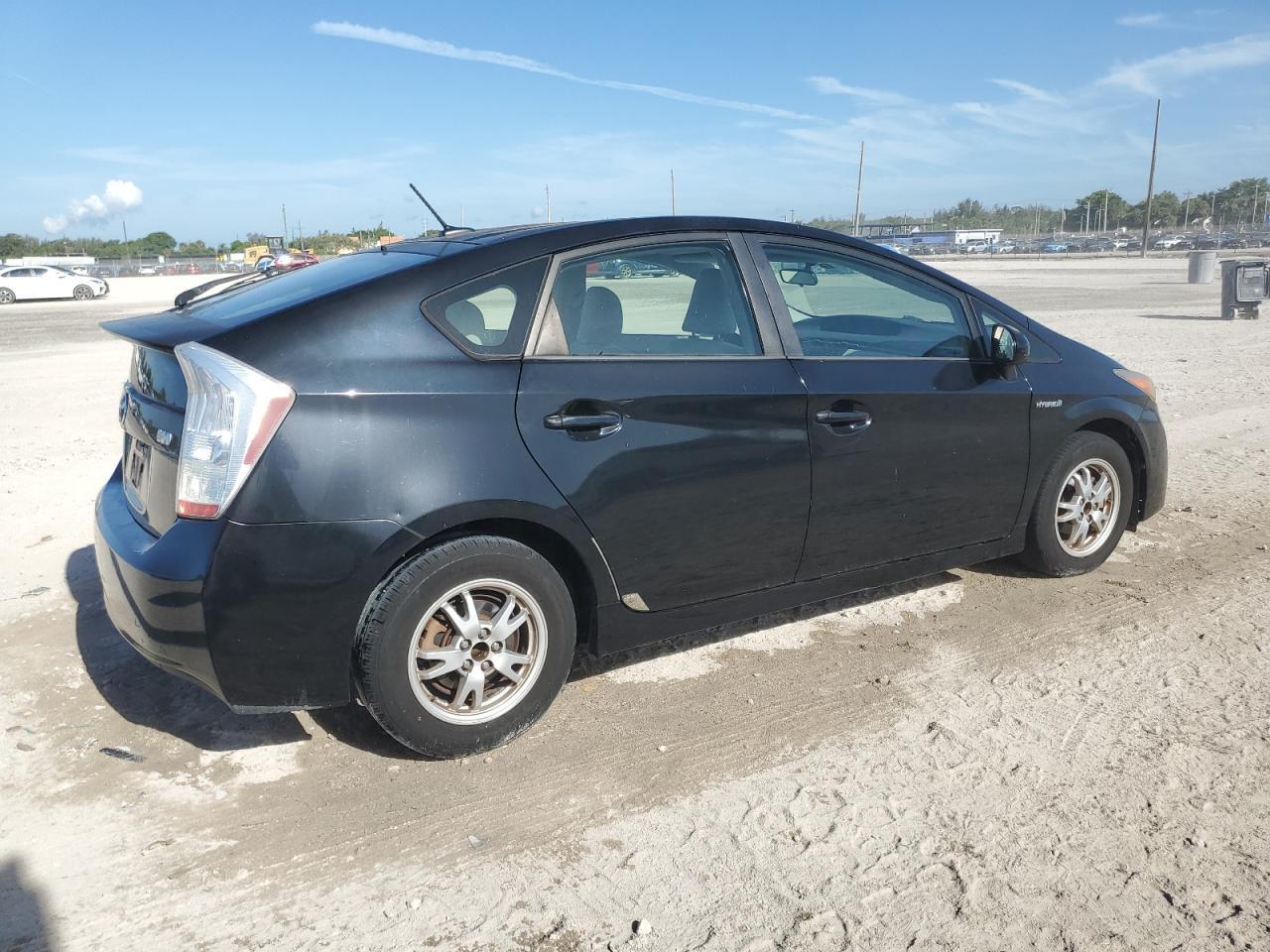 2010 Toyota Prius - Фото 3