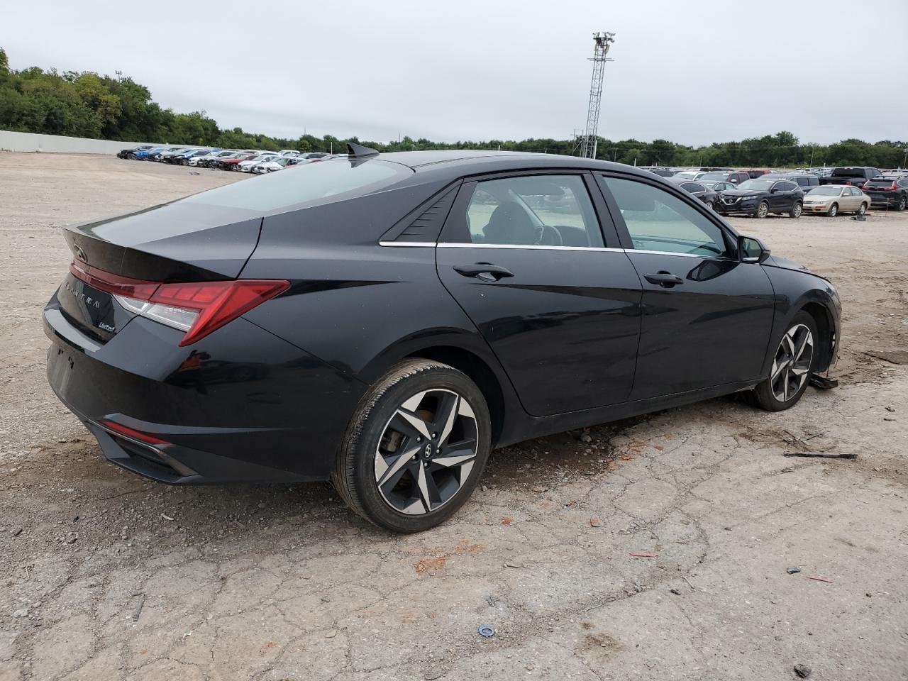 2023 Hyundai Elantra Limited - Фото 3