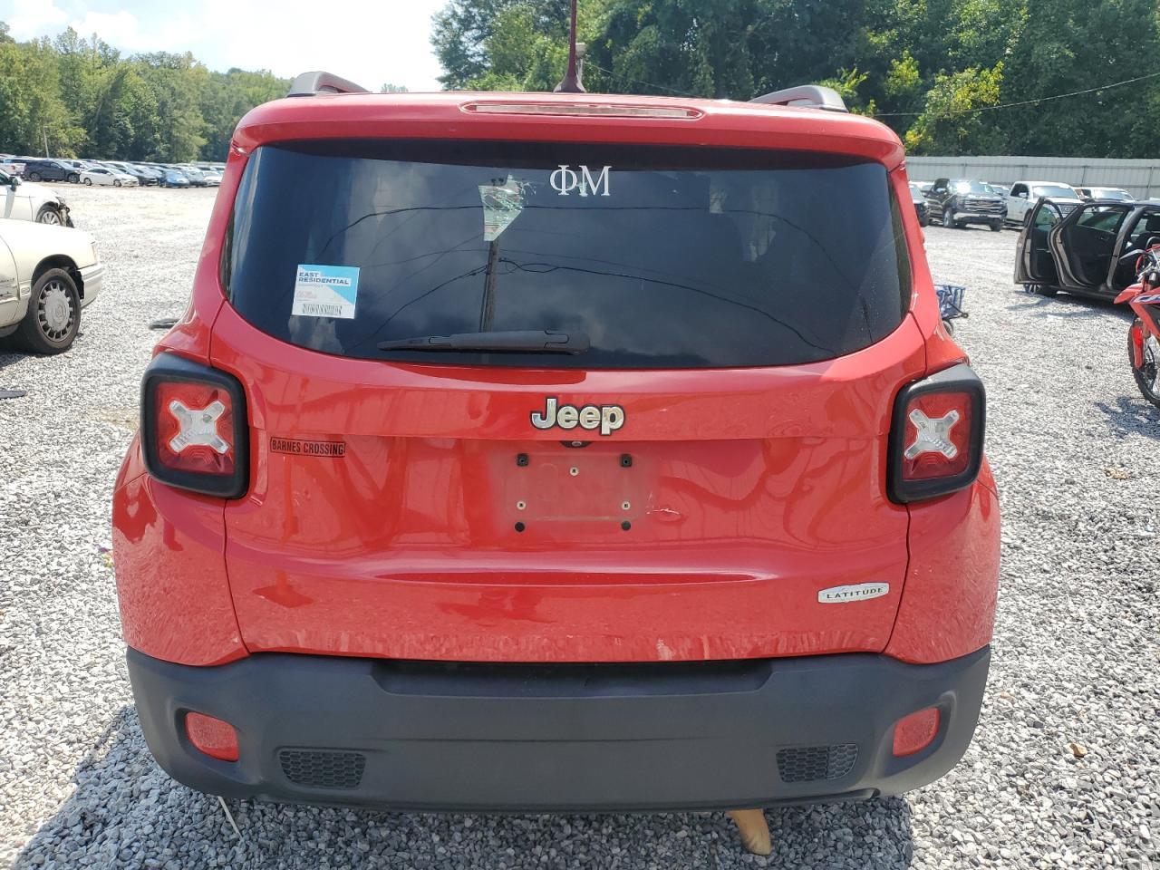 2015 Jeep Renegade Latitude - Image 6